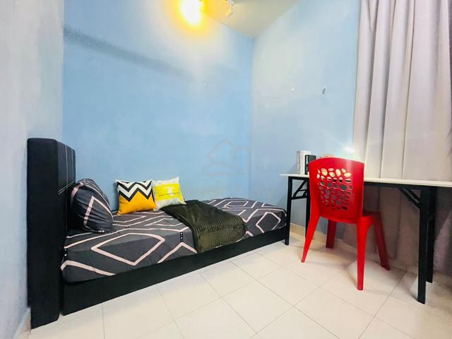 Single Room at Suriamas Condominium Zero deposit Fully Furnish 1
