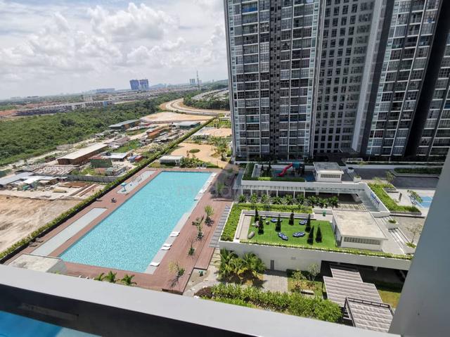 LakeFront Residence 1