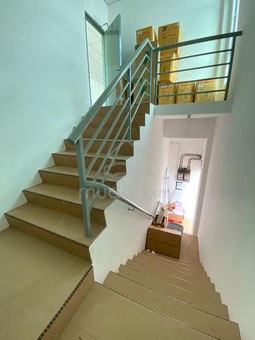 Taman tas pandan damai tingkat 1, Office unit for rent nice condition 1