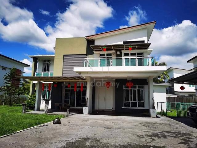 9,009 sf Bungalow Vista Kirana 7 Bedrooms, Renovated, Gated & Guarded 1
