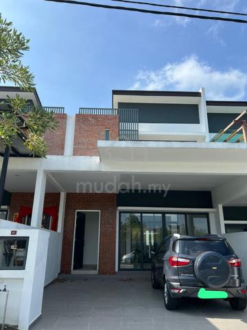 Country Villa, Ayer Keroh - 22 x 70 sqft, 2 Storey Terrace House 1