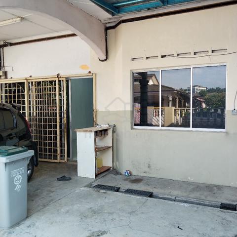 Teres setingkat Tmn Mega Ria Tangkak 1