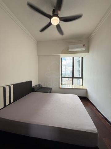 R&F Princess Cove / Common room / JB town / walking 8 min to CIQ 3