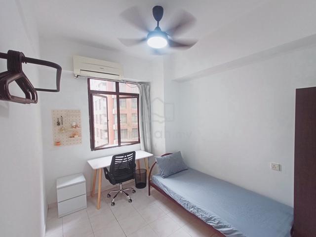 Female Single Room @ Midlands Condo, Georgetown 1