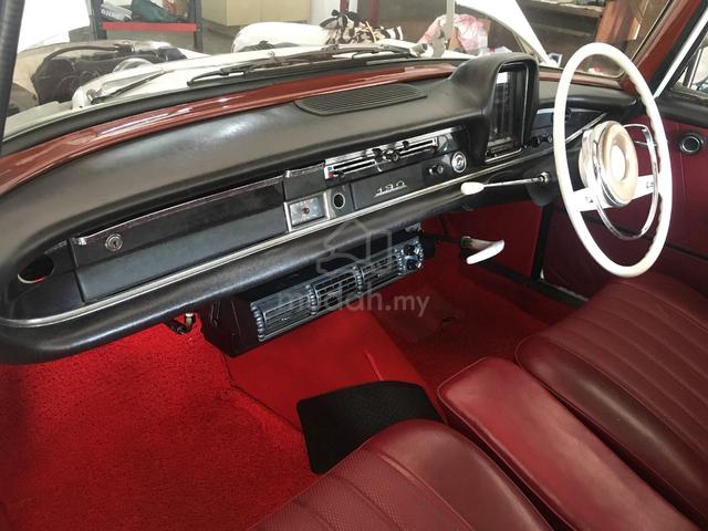 1967 Mercedes Benz 200 2.0 W110 - 4