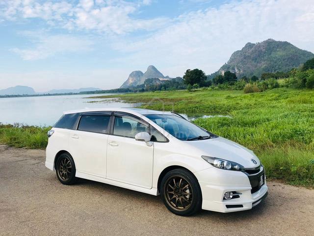 2013 Toyota WISH 1.8 S ZGE20G FACELIFT (A) SUNROOF - 3
