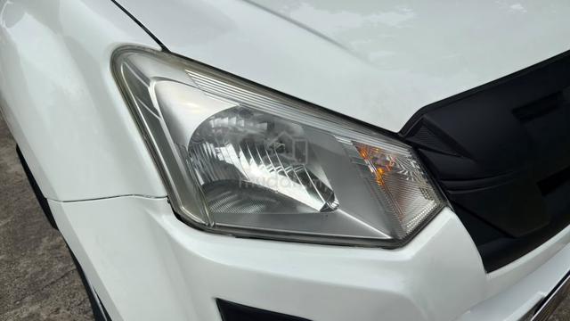 2019 ISUZU D-MAX 1.9 (M) Masih Cantik Boleh Loan!! - 4