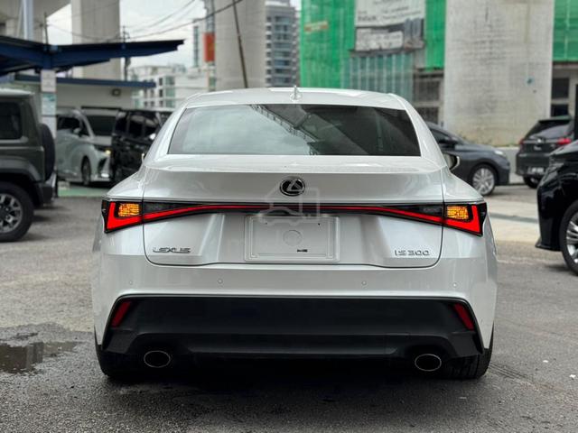 2021 Lexus IS300 2.0 VERSION L / 5A / LOW MILEAGE - 4