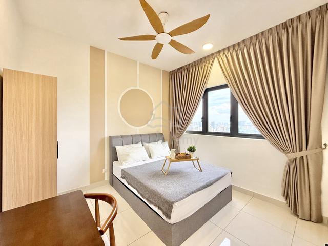 Females unit master room available now near mrt taman pertama 1