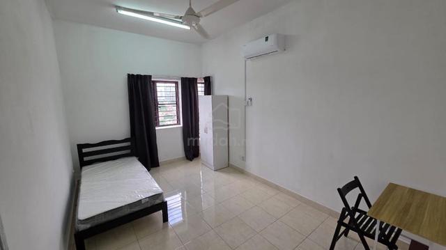 Room for Rent | Walk to MRT One Utama, KPMG, 1Powerhouse, 1st Avenue 1