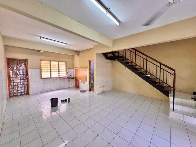 [BELOW] 2 Storey Terrace, Desa Mas, Bandar Country Homes, Rawang 1