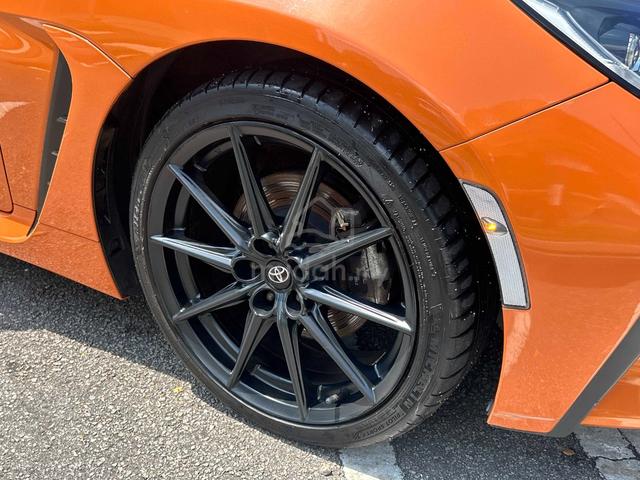 2023 TOYOTA GR86 2.4 RZ / AUTO TRANS / 21k KM !! - 3