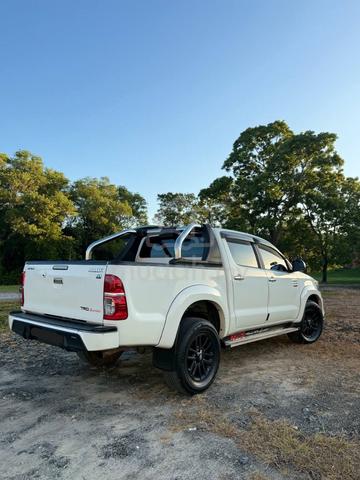 2015 Toyota HILUX 3.0 G TRD SPORTIVO (A) - 4