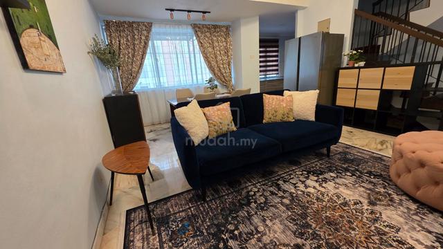 Beautiful Corner Unit Townhouse Fully Furnished near LRT 1