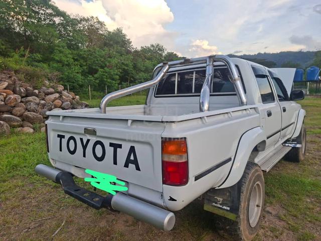 Toyota Hilux LN106 - 2