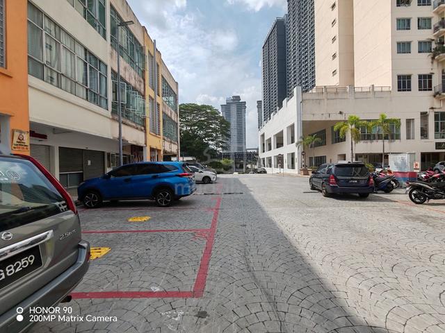 3-Storey Shop Non Bumi Lot Connaught Avenue, Cheras, Kuala Lumpur 1