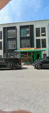 BELOW market 3- story shop lot Pavilion Avenue kampar 1