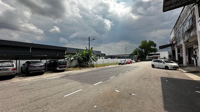 JLN BISTARI, TMN INDUSTRI JAYA, 1.5-Storey Terrace Factory FOR SALE 1