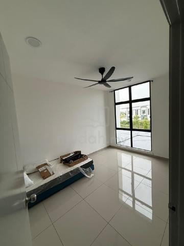 Room for Rent at La Casa Lunas 1