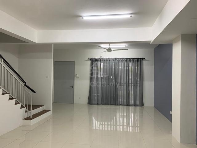 Selangor Cyberjaya Leasehold 2-Storey Terraced House For Sale 1