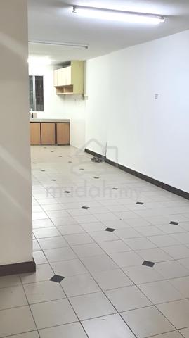 Move in Condition Taman Bukit Maluri Kepong Unit For Sell 1