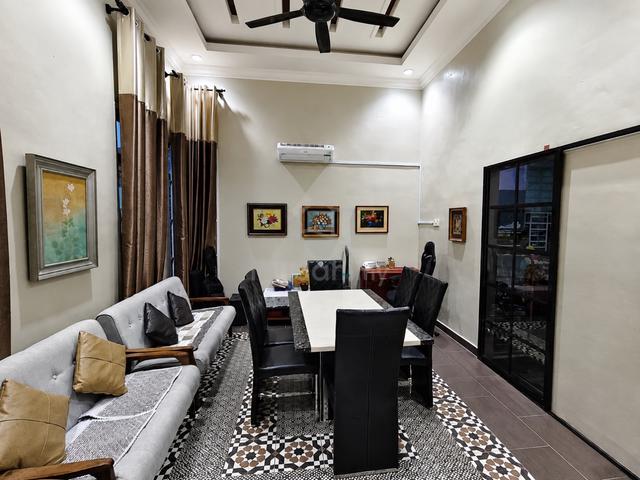 SIKAMAT Single Storey Bungalow For Sale 1