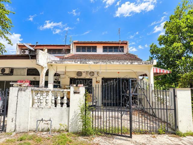 Kampar Wah Loong Near to Pasar 1.5 Storey House For Sale 金宝华隆 1