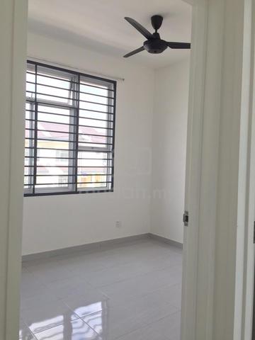 single storey / Bandar Putra Kulai jalan murai / below market 1