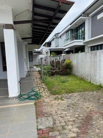 Kulai IOI Gate B Big Size Double Storey Cluster House For Rent 1