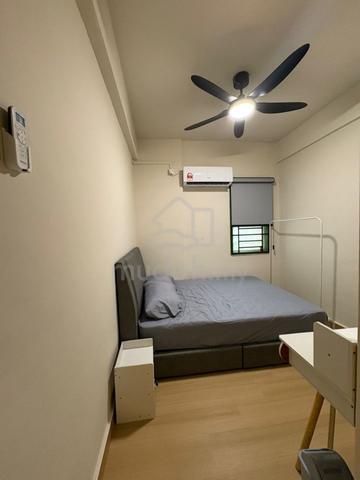 Near CIQ Medium Room (Bayu Puteri 3) No Agent Fee 1