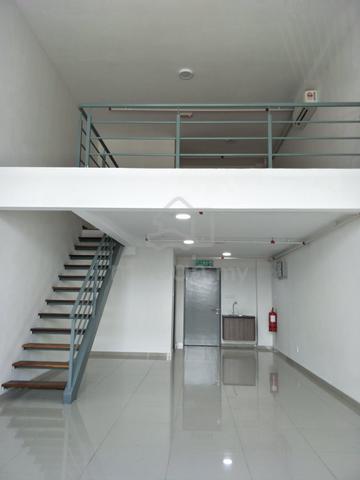 Pinnacle Kelana Jaya. Walking Distance to Paradigm Mall & LRT Station. 1