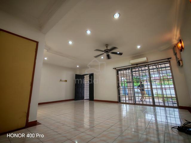 [22x75, Facing Open] 2-Storey Kota Kemuning (Aranda) Renovated unit 1