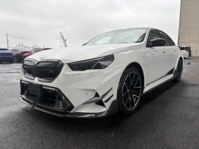 2025 Bmw M5 4.4  (A) - 5