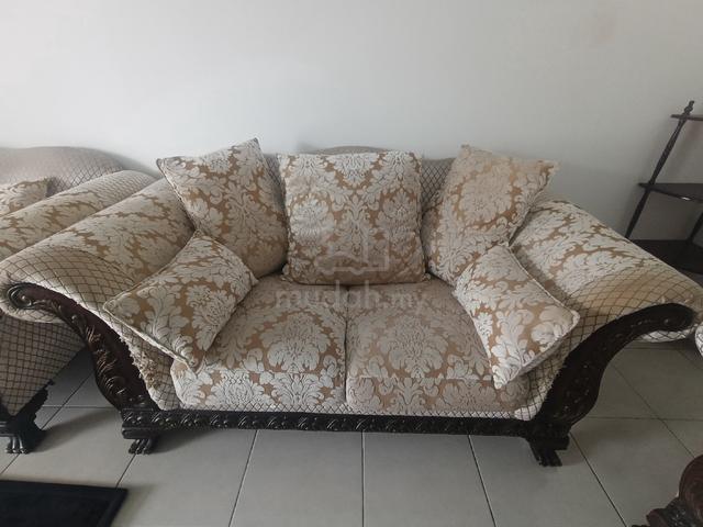Sofa - photo 3 of 6