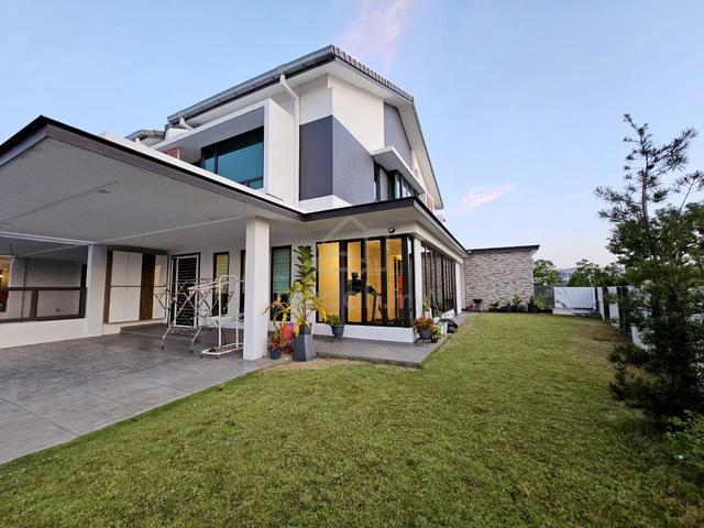 CORNER Lot, Double Storey House, Bandar Bukit Raja (46'x75') 1