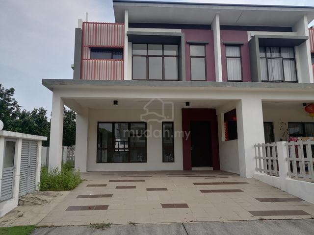 Two-storey terrace corner unit Ecohill Semenyih 1
