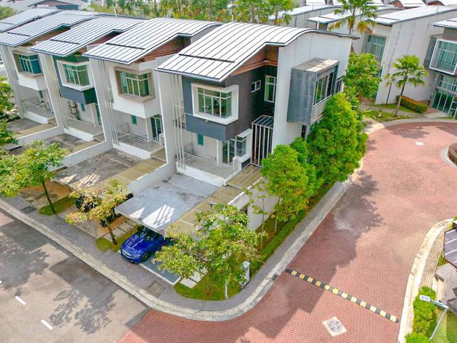[ END LOT ] 3 Storey Terrace Schubert Symphony Hills Cyberjaya 3