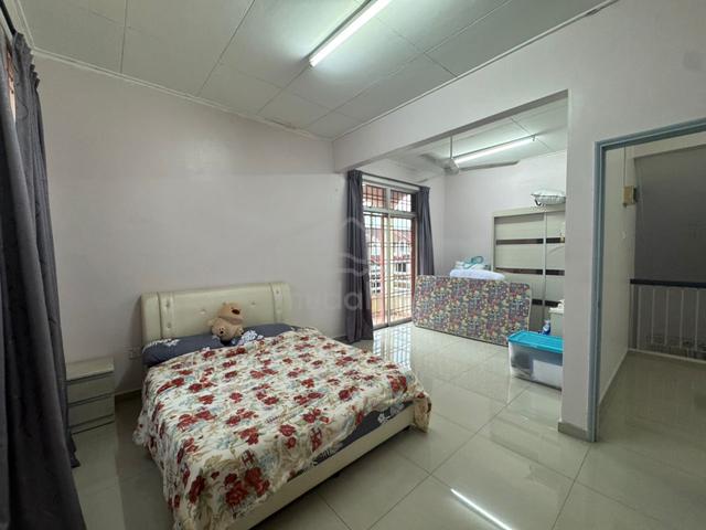 Kulai Ioi Jalan Enggang 1.5 Storey Terrace Corner Unblock Freehold 4