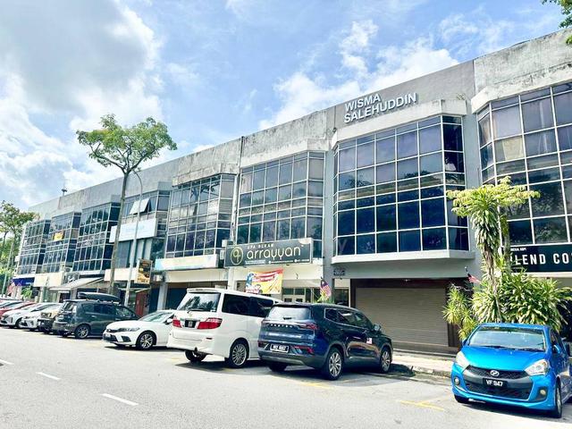 ENDLOT 3 Storey Shoplot Jalan Tengku Ampuan Zabedah Seksyen 9 Shah Ala 1
