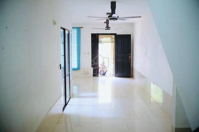 FREEHOLD MURAH Double Storey unit di Jalan Tiang Seri Tropika 2 1