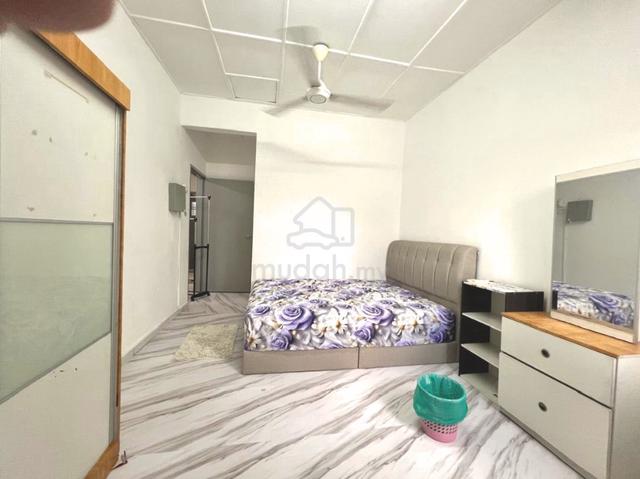 RENT 4Bed2bath AUTO GATE Taman Sri Yacoob Bukit indah Nusa Bestari JB 1