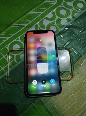 iphone xr 64gb - photo 2 of 3