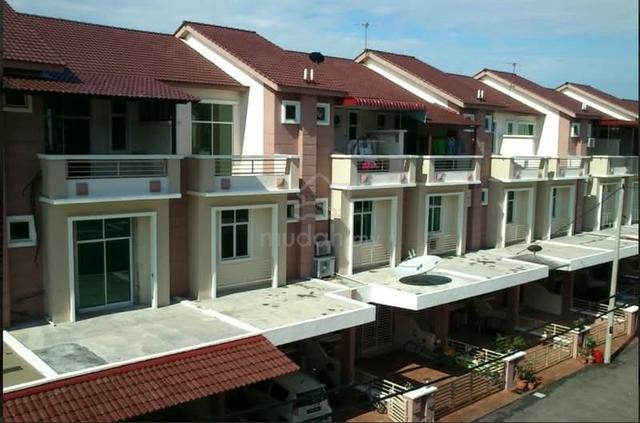 Delink 1, 3 Storey Terrace House for Sale 1