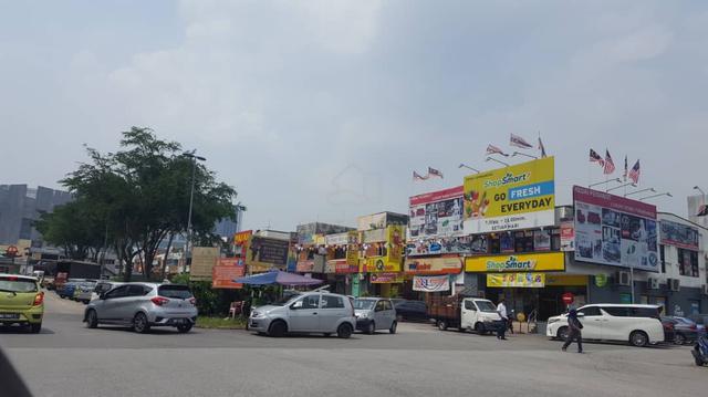 2.5sty Shop. Walking Distance Banks & Mall. Good for Investment 1