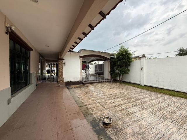 Bukit Rinting Double Storey Corner Bungalow Full loan Masai Permas 1