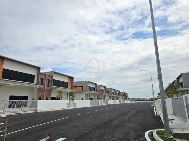 Nilai Taman Semarak Brand New Semi-D Factory for RENT 5