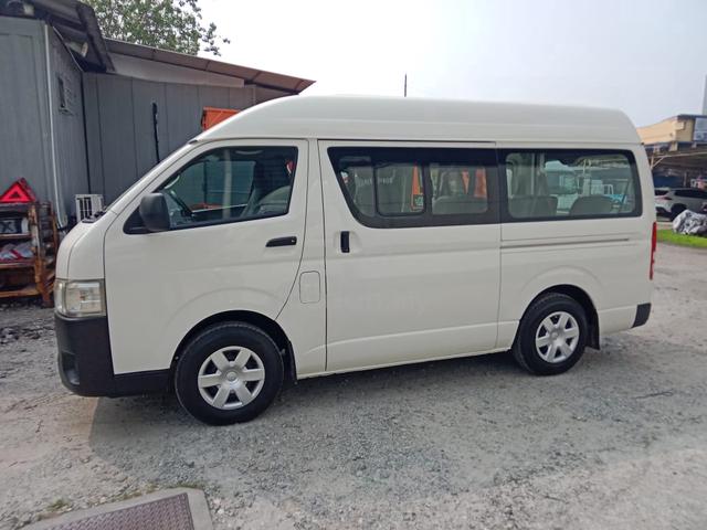 2016/17 TOYOTA Hiace Window Van 2.5(D) | 10 SEATER - 5