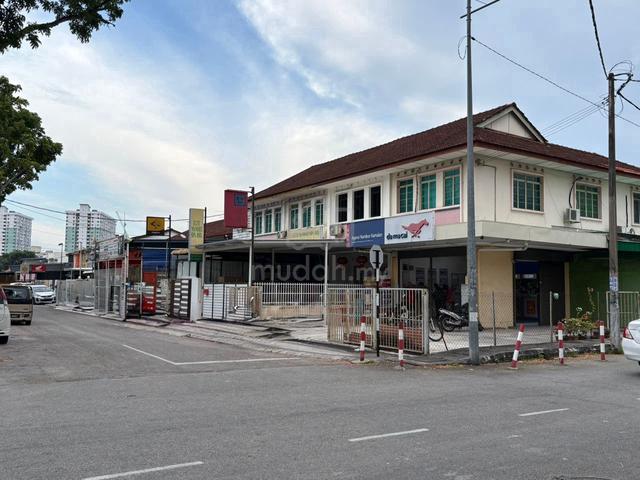 Jalan Free School Jelutong Terrace House Facing Main Road 1