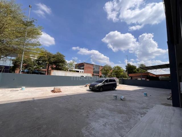 Subang Perdana - Factory FOR RENT (Nice & New look Semi D Factory) 1