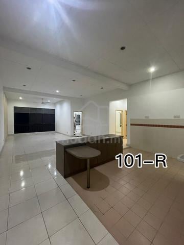 Lakes Condominiums / Pangsapuri Tasik 1